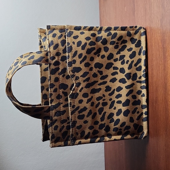 Stella and Dot Canvas Leopard Print Bag - Picture 3 of 13